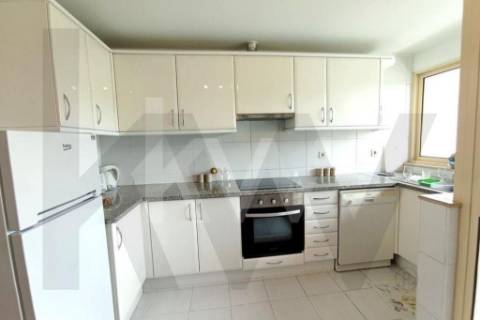 T0 Duplex, mobilado, com varandas, garagem e arrumos, na Boavista, ao lado do estádio do Bessa