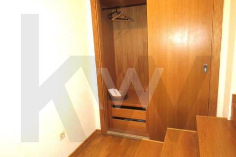 T0 Duplex, mobilado, com varandas, garagem e arrumos, na Boavista, ao lado do estádio do Bessa