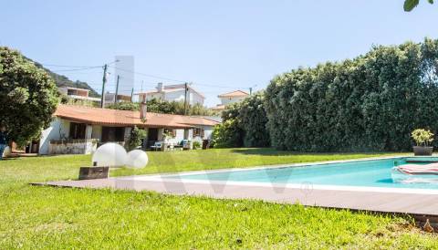 Moradia V3 térrea em primeira linha de mar - Moledo