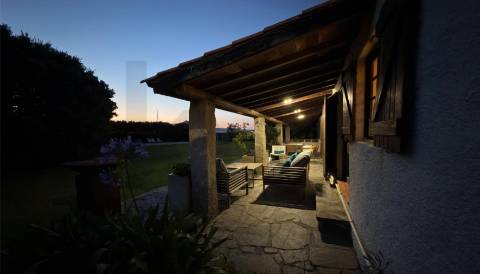 Moradia V3 térrea em primeira linha de mar - Moledo