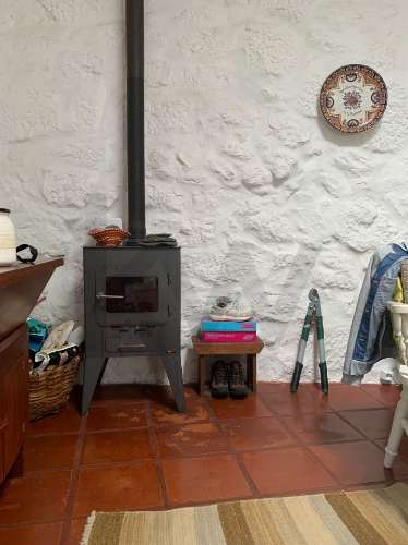 Quintinha com Duas Casas Centenárias em Pedra 