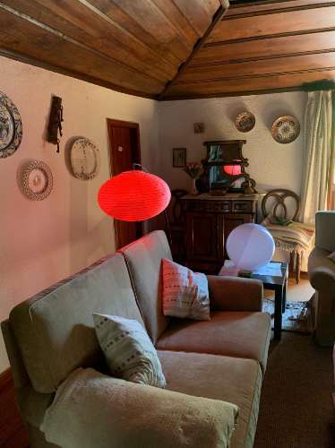 Quintinha com Duas Casas Centenárias em Pedra 