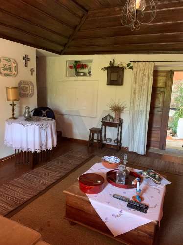 Quintinha com Duas Casas Centenárias em Pedra 