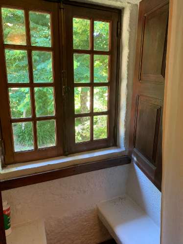 Quintinha com Duas Casas Centenárias em Pedra 