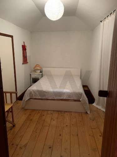 Quintinha com Duas Casas Centenárias em Pedra 