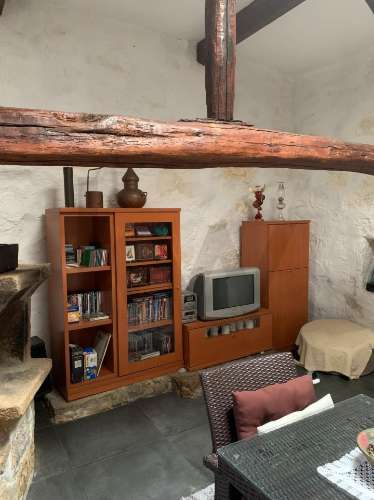 Quintinha com Duas Casas Centenárias em Pedra 