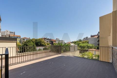 T1 novo com terraço ao "Mercado do Bolhão" na baixa do Porto