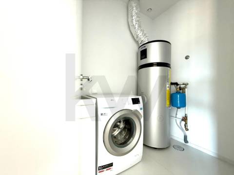 Apartamento T2 com Varanda e garagem em São João da Madeira