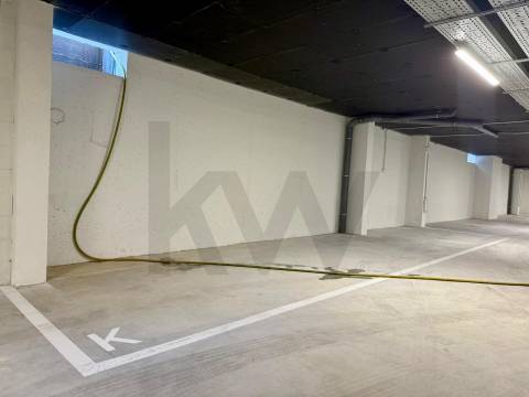 Apartamento T2 com Varanda e garagem em São João da Madeira