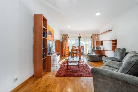 T1 + 1 na praia da Madalena