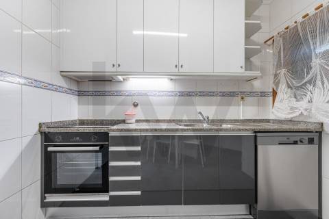 T1 + 1 na praia da Madalena