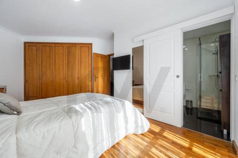 T1 + 1 na praia da Madalena