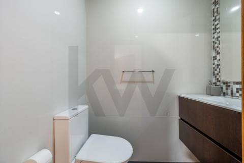 T1 + 1 na praia da Madalena