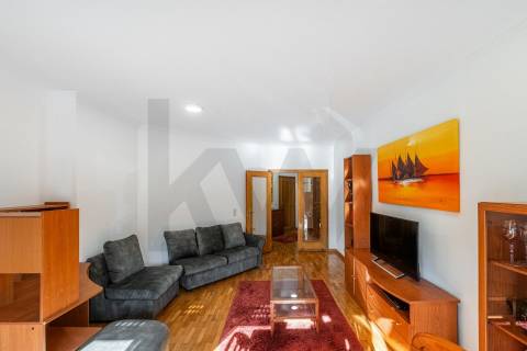 T1 + 1 na praia da Madalena