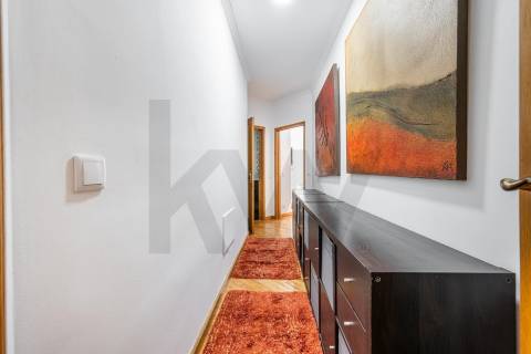 T1 + 1 na praia da Madalena