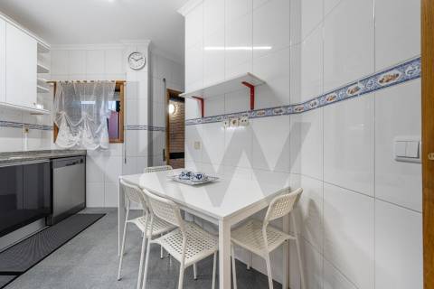 T1 + 1 na praia da Madalena