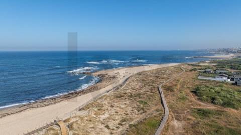 T1 + 1 na praia da Madalena