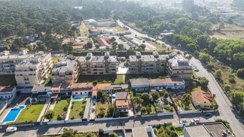 T1 + 1 na praia da Madalena