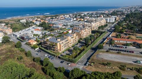 T1 + 1 na praia da Madalena