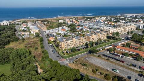 T1 + 1 na praia da Madalena