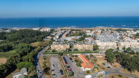 T1 + 1 na praia da Madalena