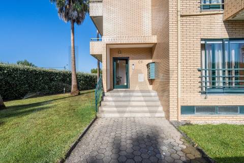 T1 + 1 na praia da Madalena