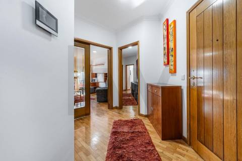 T1 + 1 na praia da Madalena