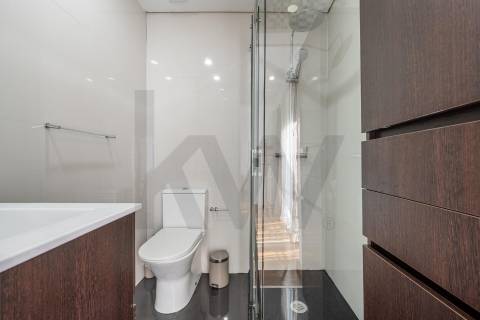 T1 + 1 na praia da Madalena