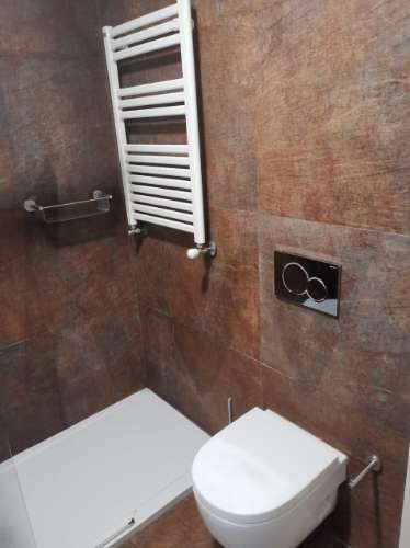 T4 (mais 2 salas), Custóias (Matosinhos), perto da feira e de transportes. Mobilado como novo.