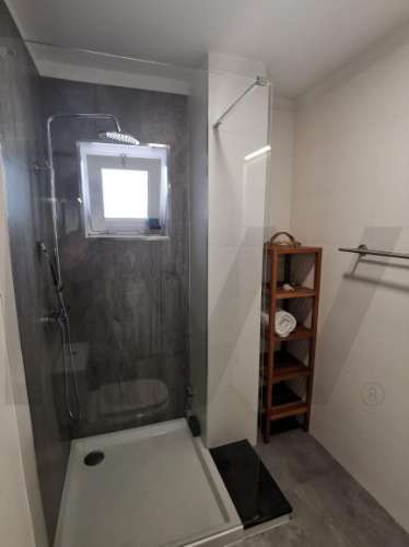 T4 (mais 2 salas), Custóias (Matosinhos), perto da feira e de transportes. Mobilado como novo.