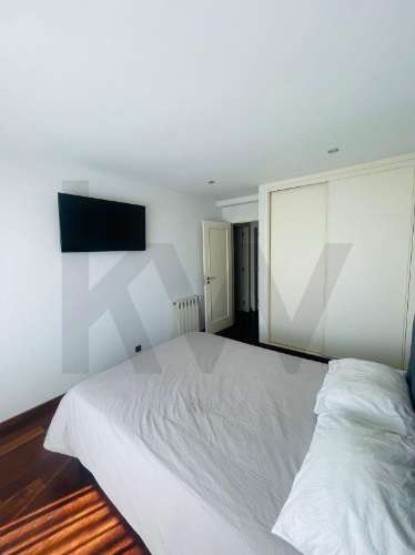 T4 (mais 2 salas), Custóias (Matosinhos), perto da feira e de transportes. Mobilado como novo.