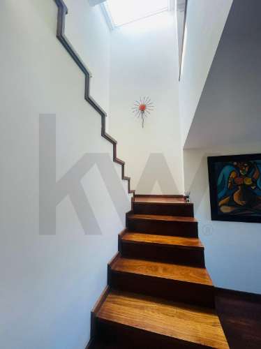 T4 (mais 2 salas), Custóias (Matosinhos), perto da feira e de transportes. Mobilado como novo.