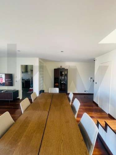 T4 (mais 2 salas), Custóias (Matosinhos), perto da feira e de transportes. Mobilado como novo.