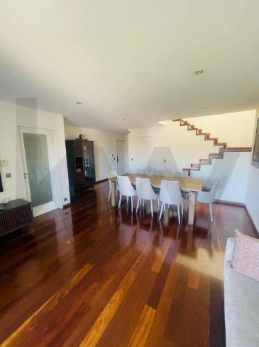 T4 (mais 2 salas), Custóias (Matosinhos), perto da feira e de transportes. Mobilado como novo.