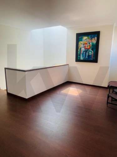 T4 (mais 2 salas), Custóias (Matosinhos), perto da feira e de transportes. Mobilado como novo.