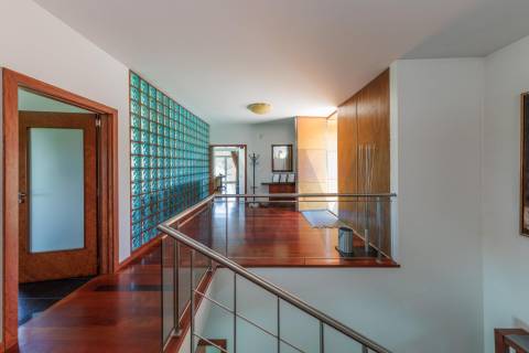 Sofisticada Moradia T5 c/ piscina junto ao rio Tâmega