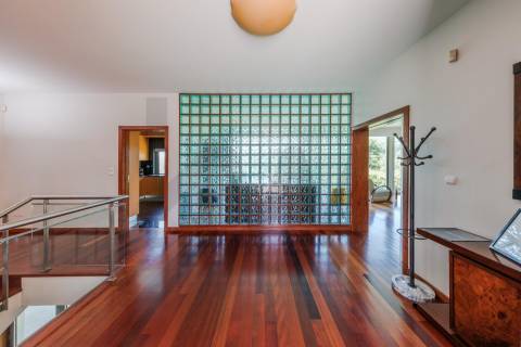 Sofisticada Moradia T5 c/ piscina junto ao rio Tâmega