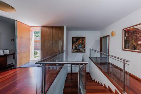 Sofisticada Moradia T5 c/ piscina junto ao rio Tâmega