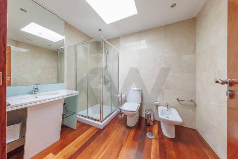 Sofisticada Moradia T5 c/ piscina junto ao rio Tâmega