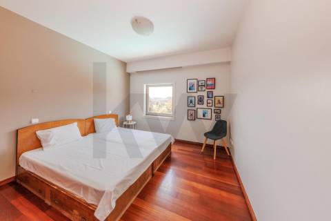 Sofisticada Moradia T5 c/ piscina junto ao rio Tâmega