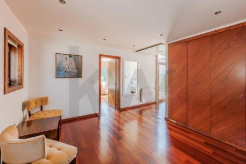 Sofisticada Moradia T5 c/ piscina junto ao rio Tâmega