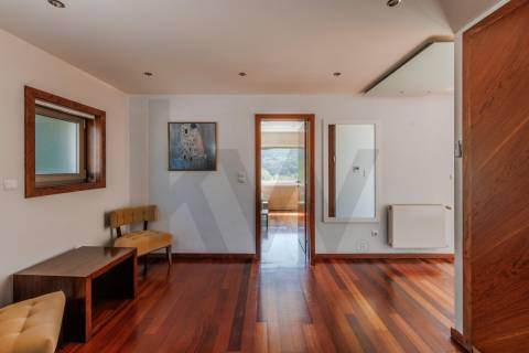 Sofisticada Moradia T5 c/ piscina junto ao rio Tâmega