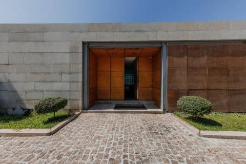 Sofisticada Moradia T5 c/ piscina junto ao rio Tâmega