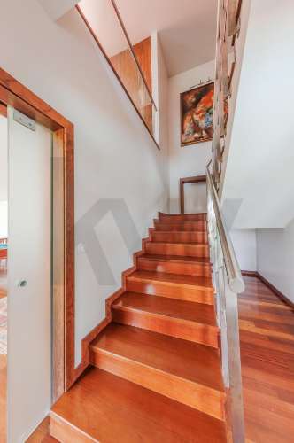 Sofisticada Moradia T5 c/ piscina junto ao rio Tâmega