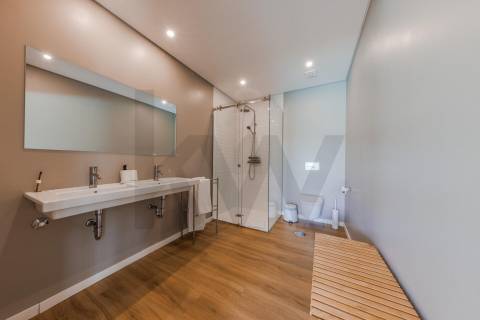 Sofisticada Moradia T5 c/ piscina junto ao rio Tâmega