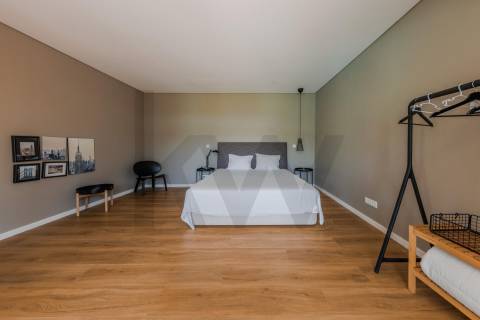 Sofisticada Moradia T5 c/ piscina junto ao rio Tâmega