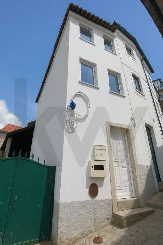 Moradia em Banda T3 C/ Terraço  - Alcongosta - Fundão