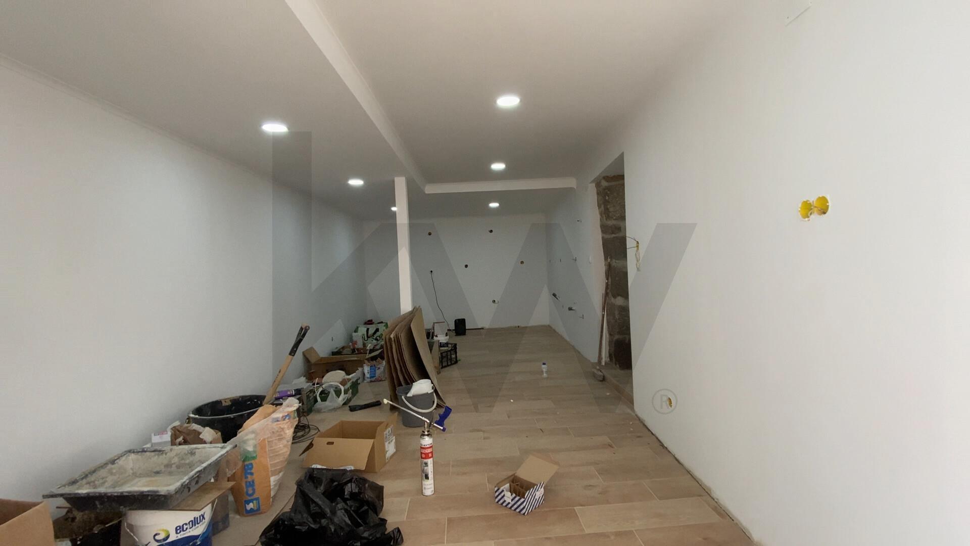 Moradia em Banda T3 C/ Terraço  - Alcongosta - Fundão