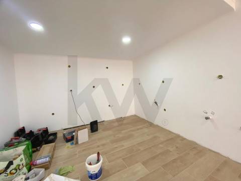 Moradia em Banda T3 C/ Terraço  - Alcongosta - Fundão