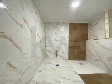 Moradia em Banda T3 C/ Terraço  - Alcongosta - Fundão